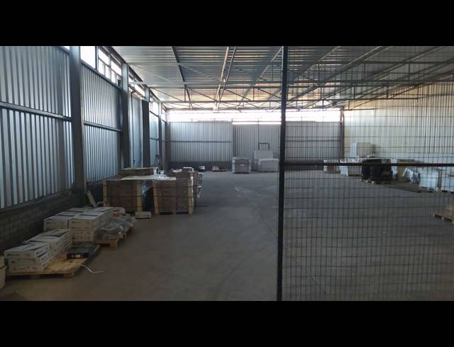 400M² WAREHOUSE TO LET IN EPPING INDUSTRIAL